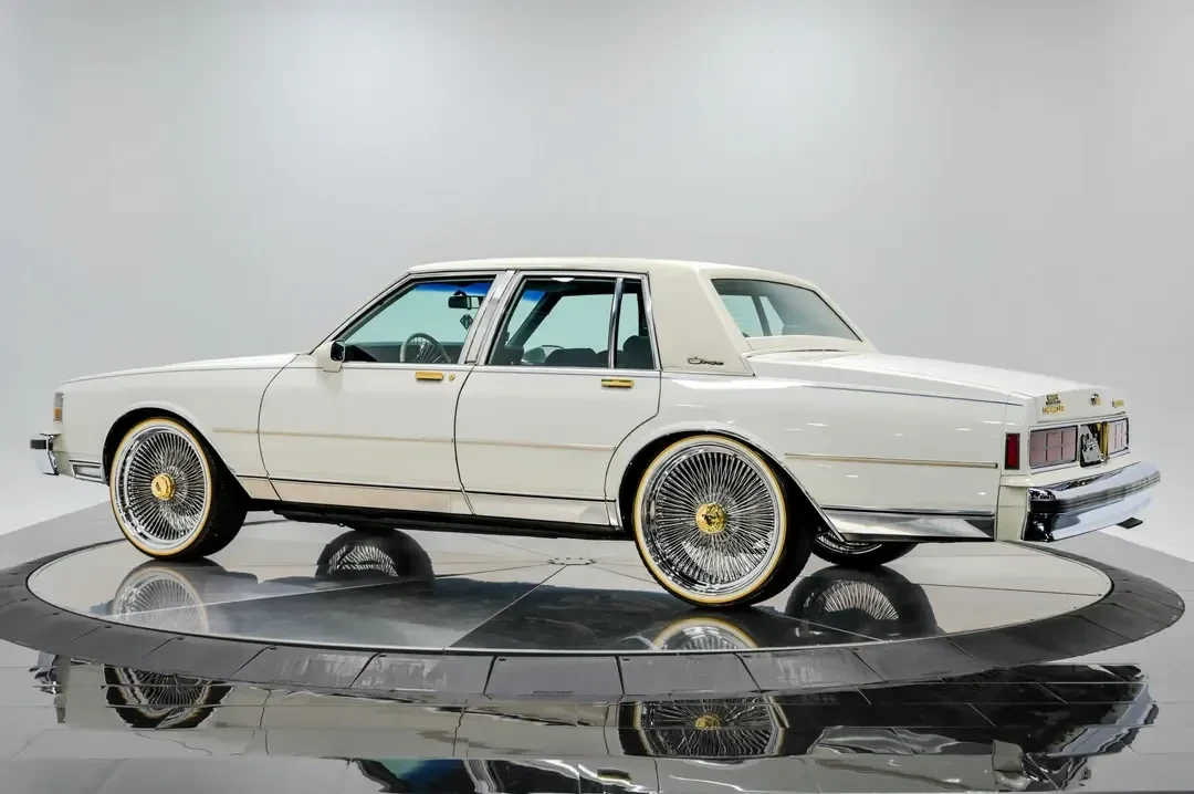 1989 Chevrolet Caprice - Image 3 of 31