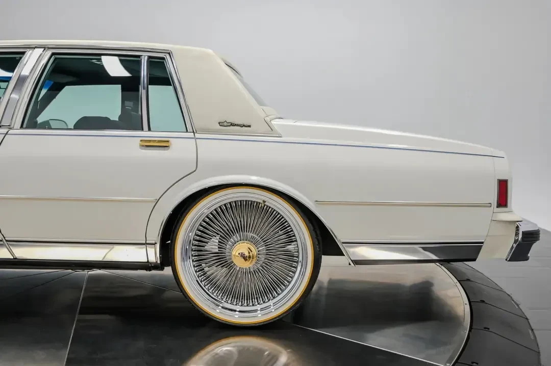 1989 Chevrolet Caprice - Image 23 of 31