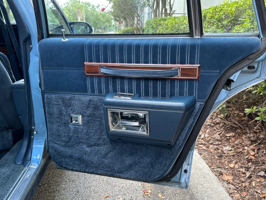 1989 Chevrolet Caprice - Image 26 of 31