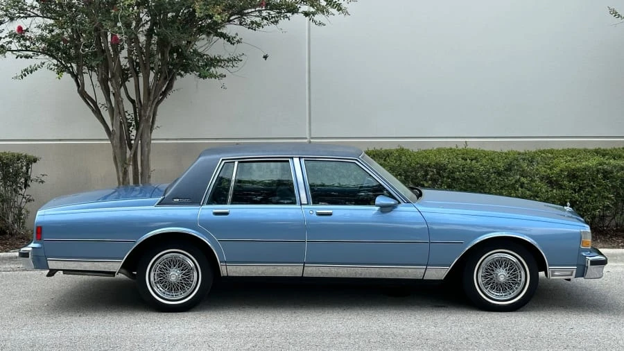 1989 Chevrolet Caprice - Image 14 of 31