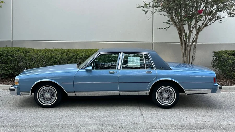 1989 Chevrolet Caprice - Image 2 of 31