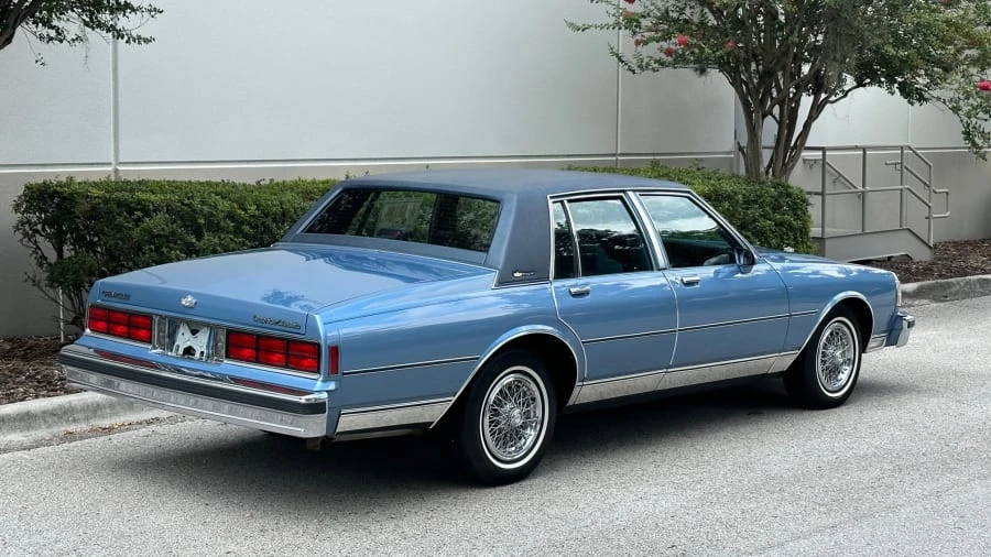 1989 Chevrolet Caprice - Image 15 of 31