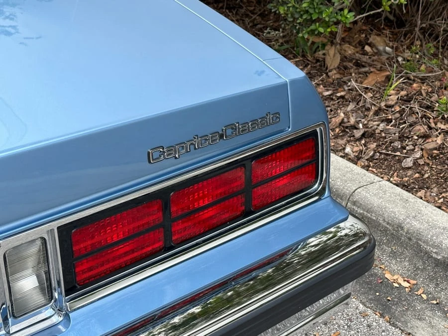 1989 Chevrolet Caprice - Image 12 of 31