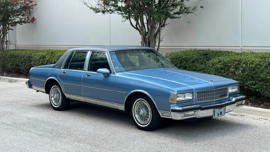 1989 Chevrolet Caprice - Image 16 of 31