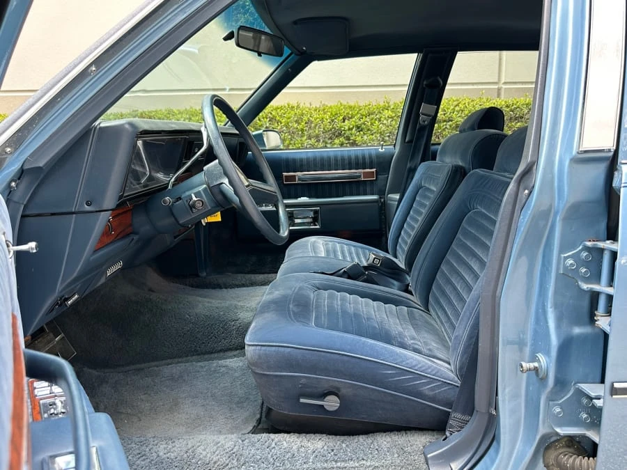 1989 Chevrolet Caprice - Image 22 of 31