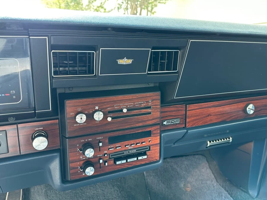 1989 Chevrolet Caprice - Image 23 of 31