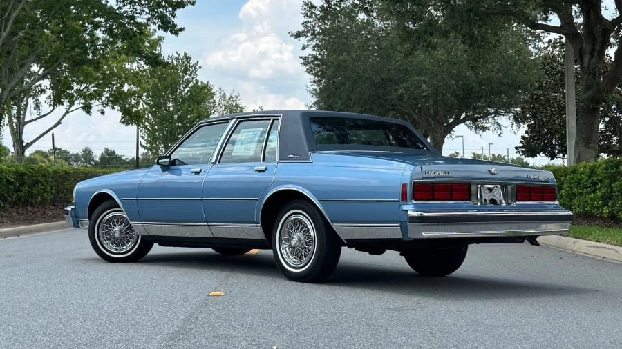 1989 Chevrolet Caprice - Image 10 of 31