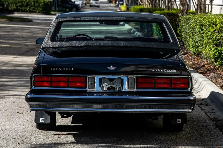 1989 Chevrolet Caprice - Image 15 of 27