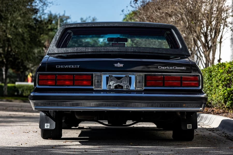 1989 Chevrolet Caprice - Image 16 of 27