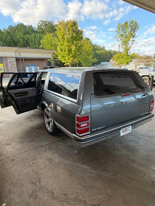 1989 Chevrolet Caprice - Image 2 of 10