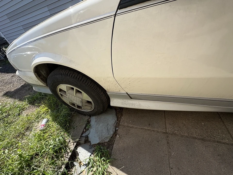 1989 Chevrolet Cavalier - Image 6 of 15