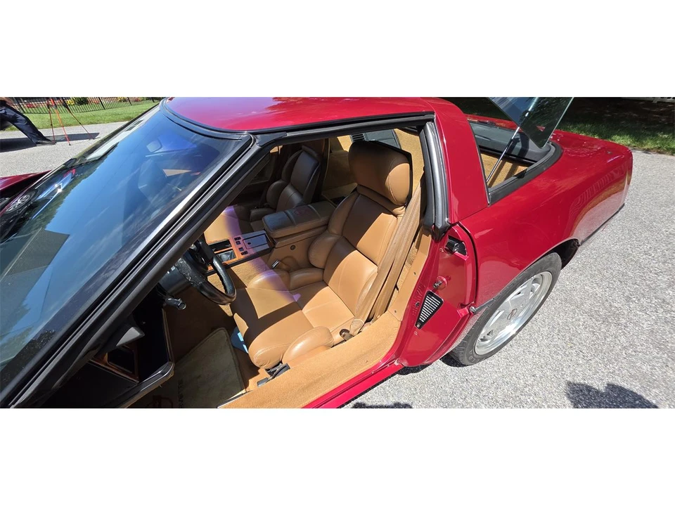 1989 Chevrolet Corvette C4 - Image 22 of 31