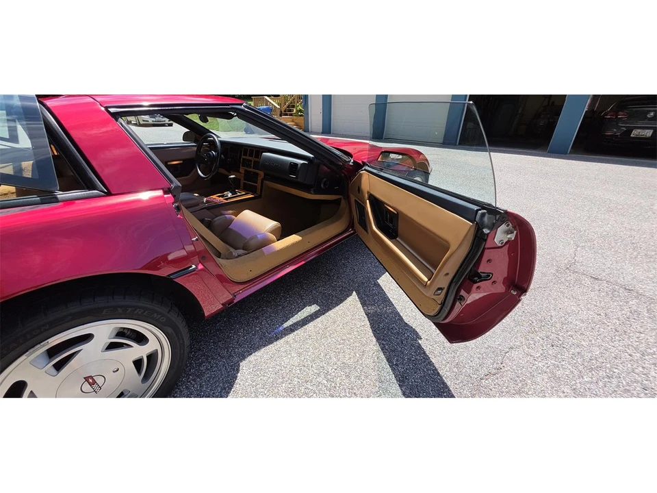 1989 Chevrolet Corvette C4 - Image 24 of 31