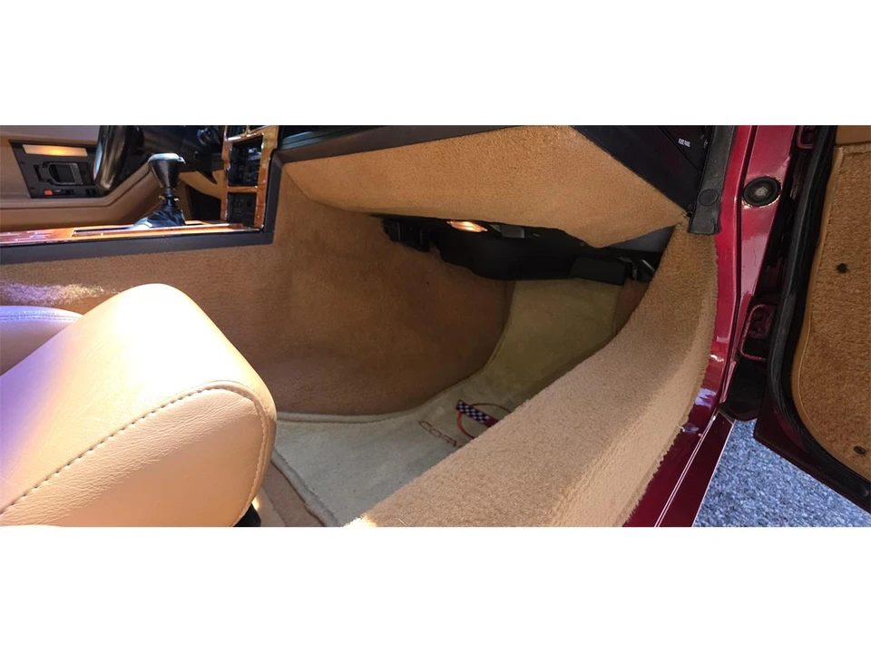 1989 Chevrolet Corvette C4 - Image 26 of 31