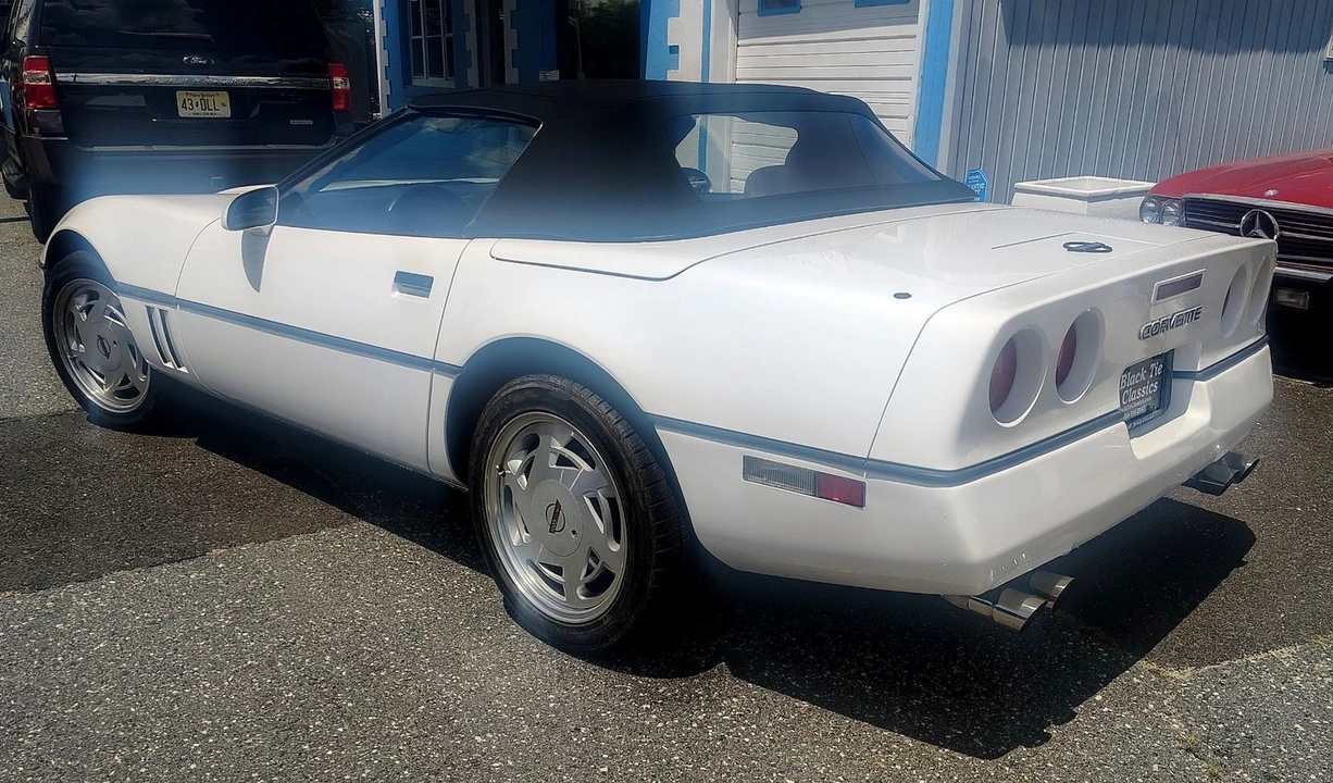 1989 Chevrolet Corvette C4 - Image 10 of 31