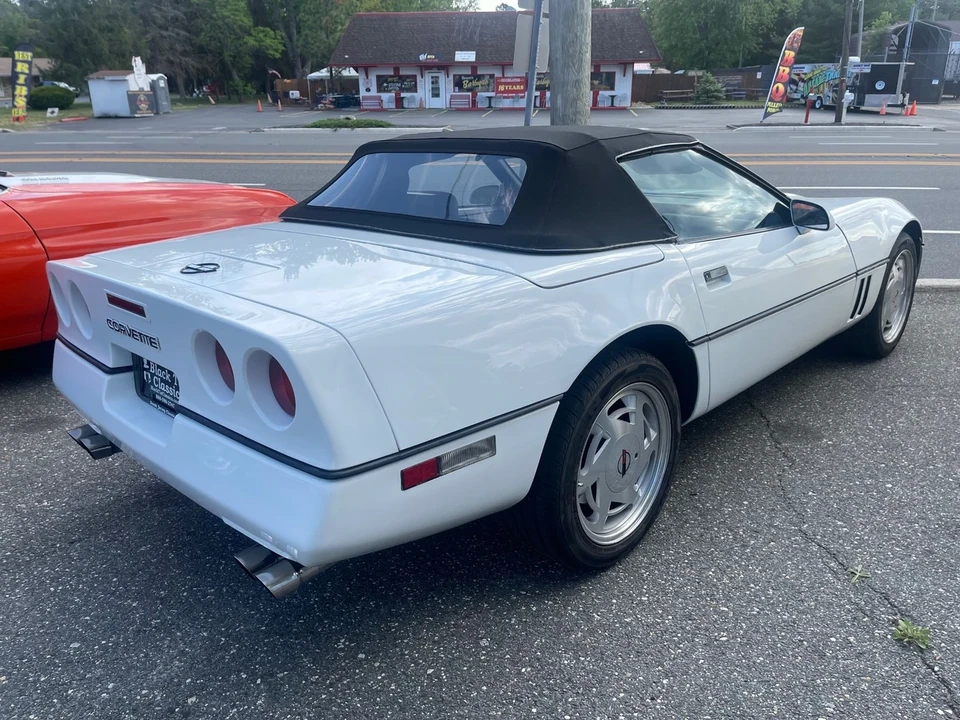 1989 Chevrolet Corvette C4 - Image 16 of 21