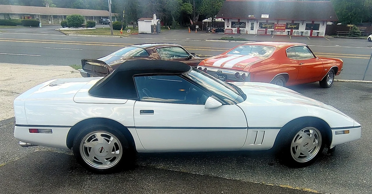 1989 Chevrolet Corvette C4 - Image 14 of 21