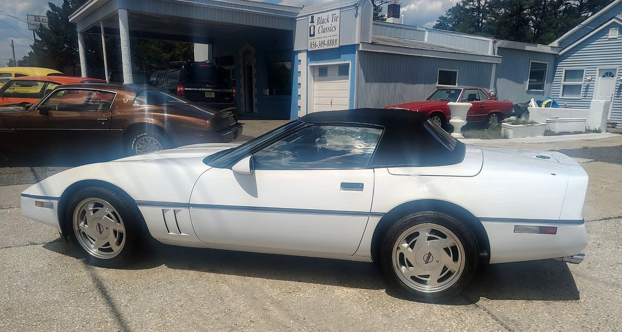 1989 Chevrolet Corvette C4 - Image 13 of 21