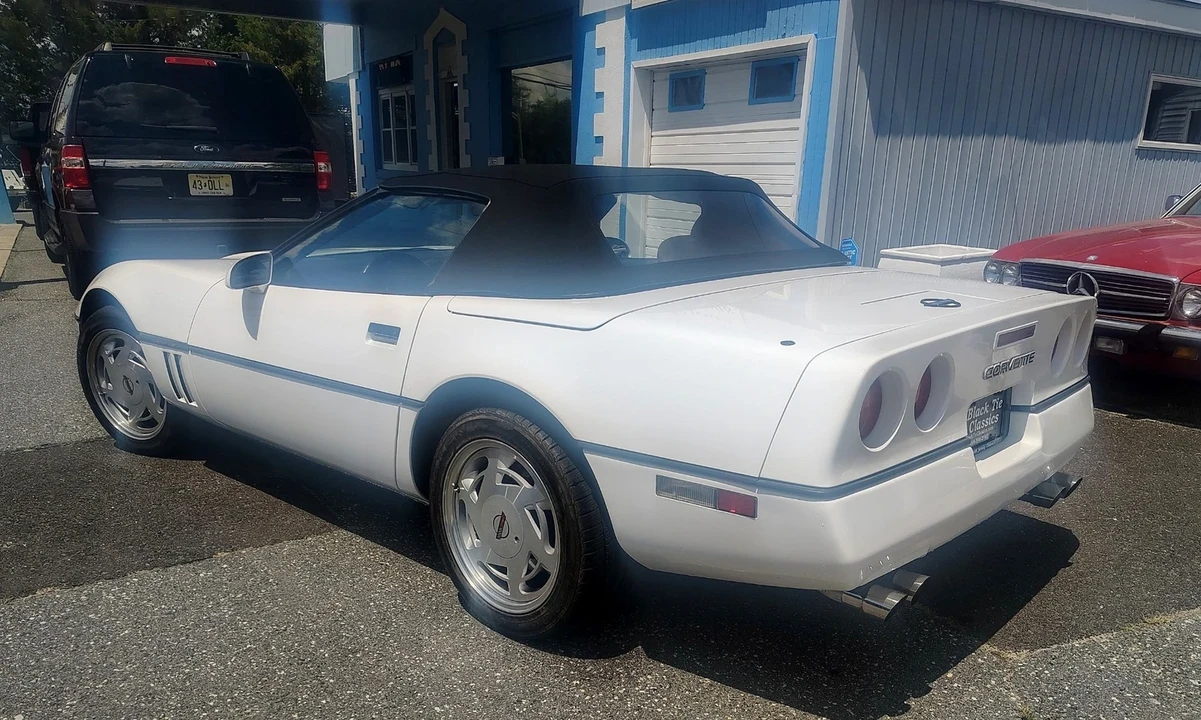 1989 Chevrolet Corvette C4 - Image 6 of 21
