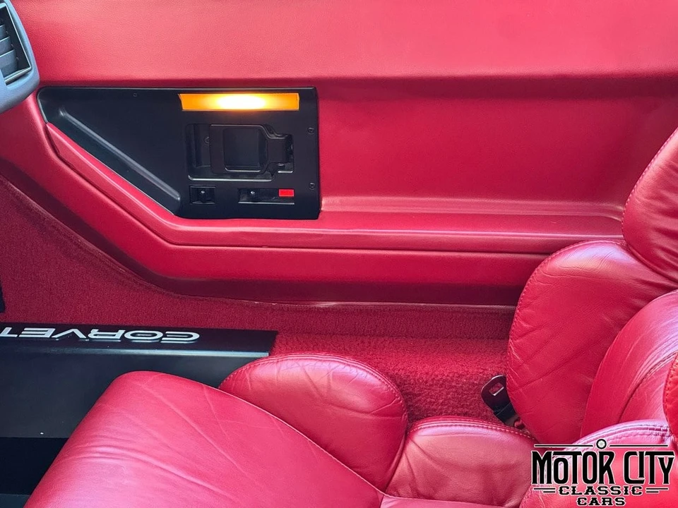 1989 Chevrolet Corvette - Image 17 of 31