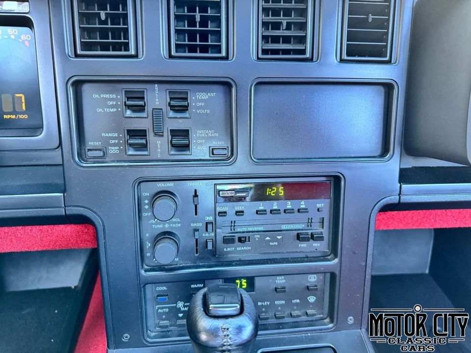 1989 Chevrolet Corvette - Image 24 of 31