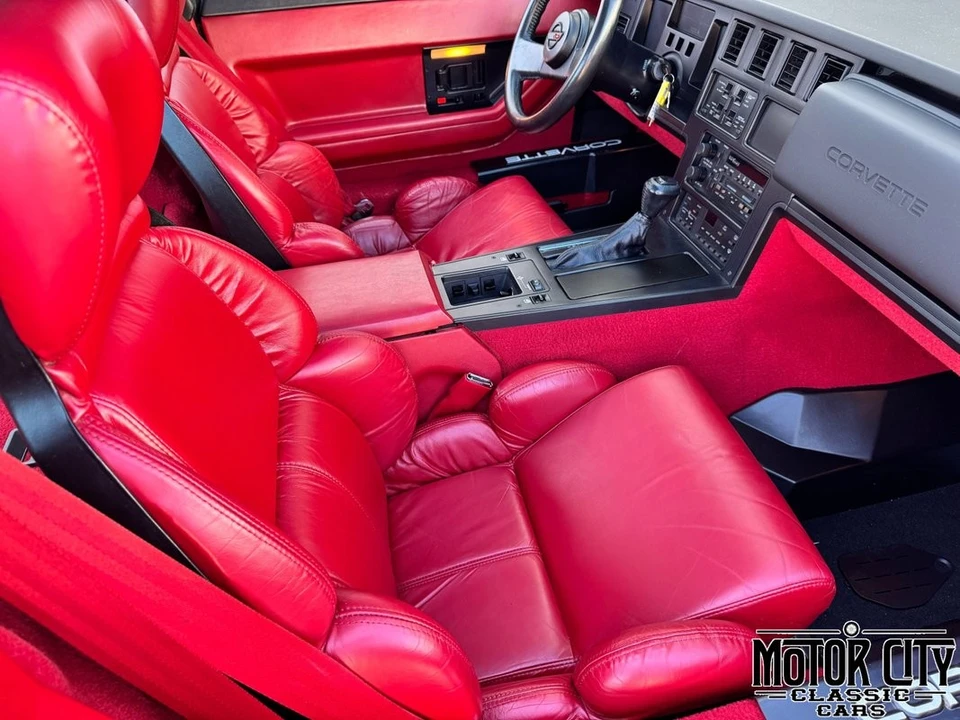 1989 Chevrolet Corvette - Image 18 of 31