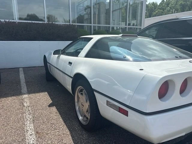 1989 Chevrolet Corvette - Image 4 of 8