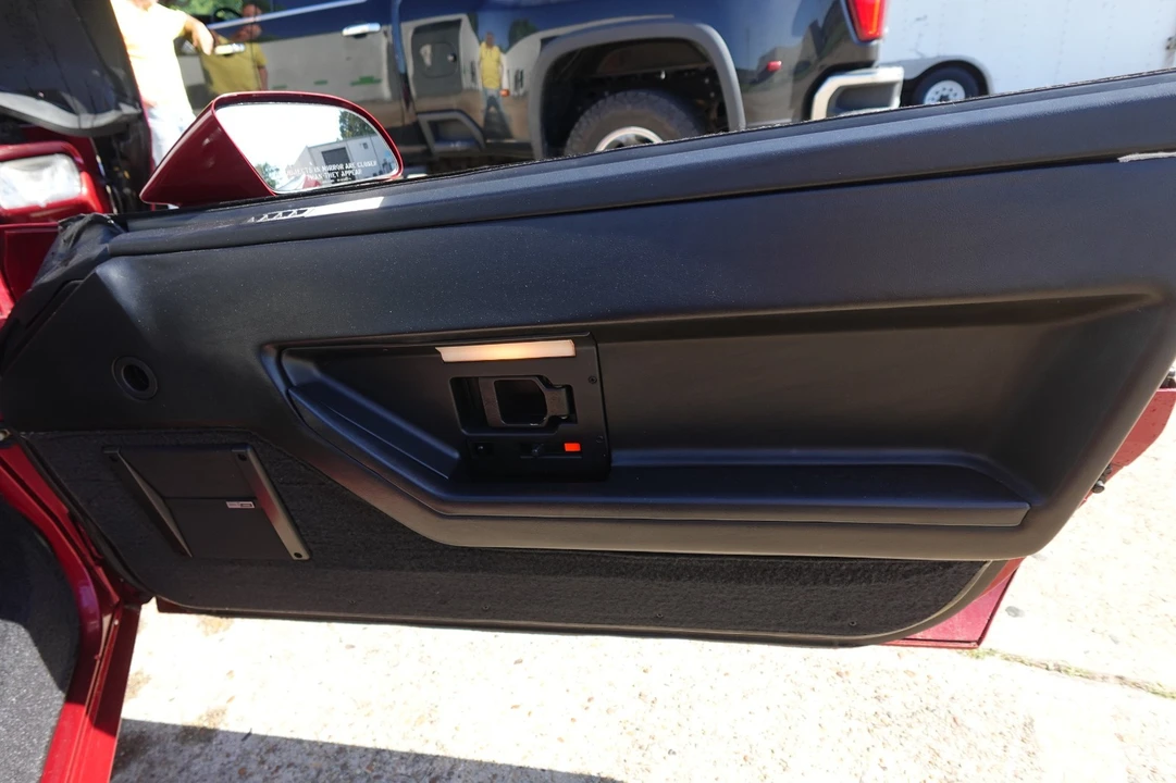 1989 Chevrolet Corvette C4 - Image 17 of 31
