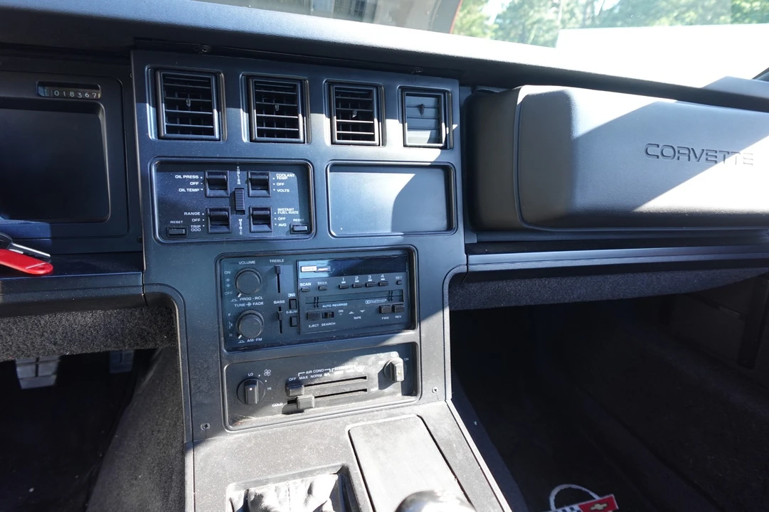 1989 Chevrolet Corvette C4 - Image 15 of 31