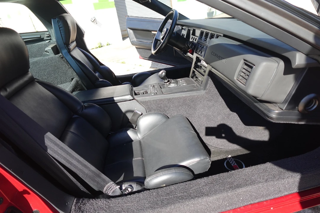 1989 Chevrolet Corvette C4 - Image 18 of 31