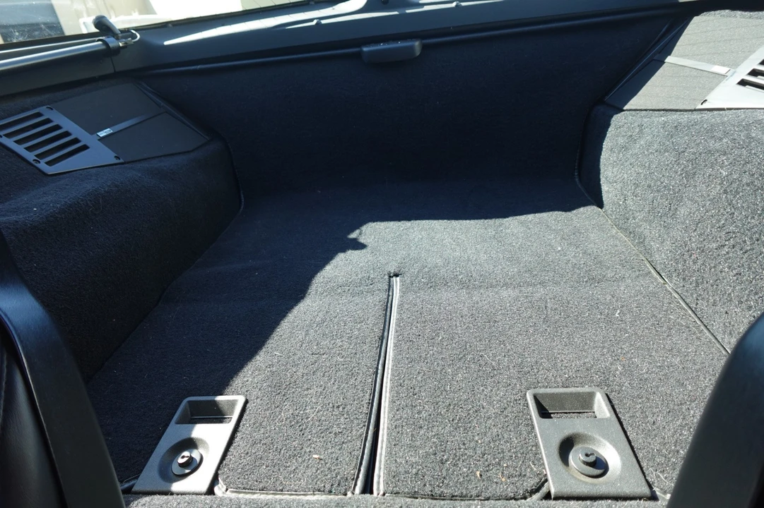 1989 Chevrolet Corvette C4 - Image 16 of 31