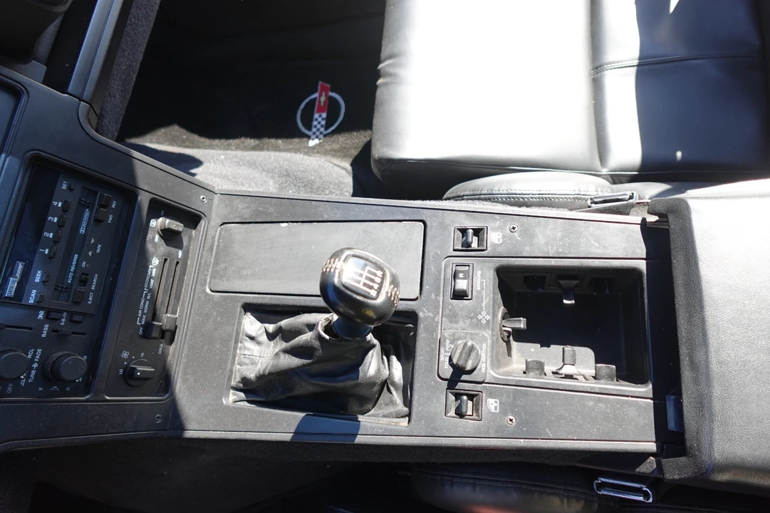 1989 Chevrolet Corvette C4 - Image 30 of 31