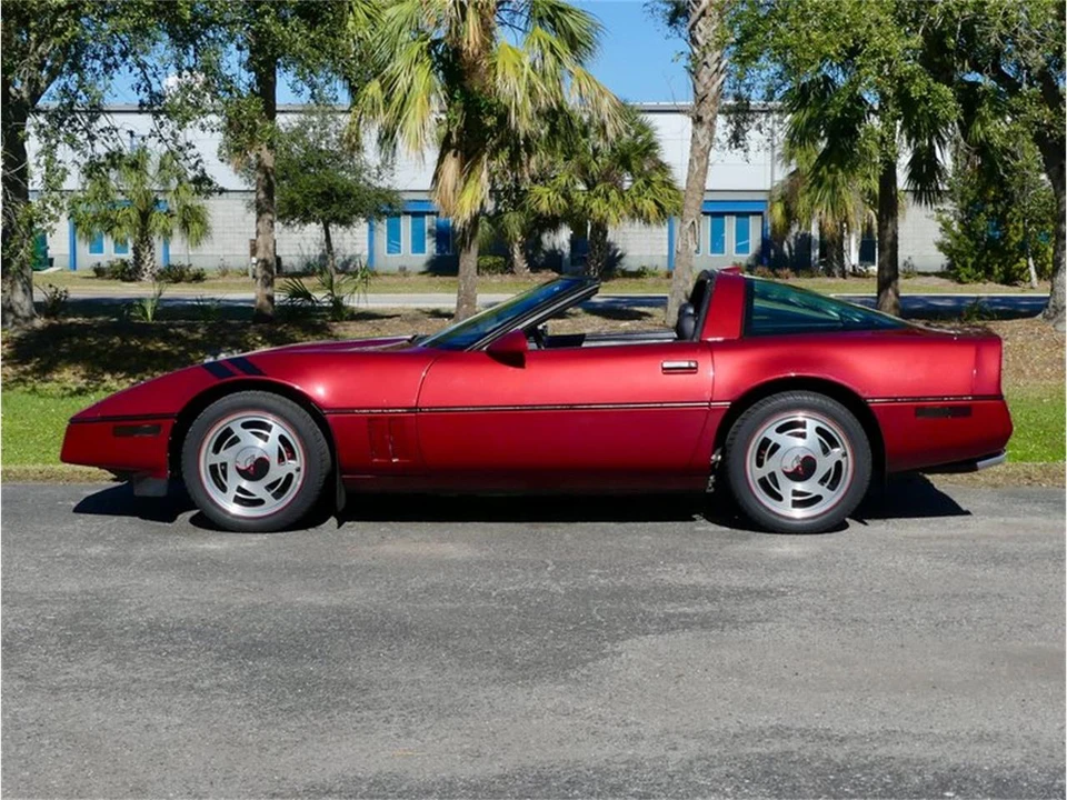 1989 Chevrolet Corvette C4 - Image 16 of 31