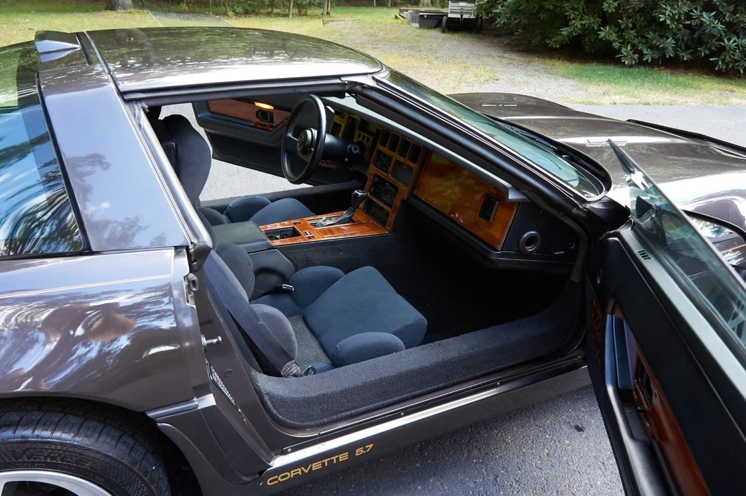 1989 Chevrolet Corvette C4 - Image 17 of 20