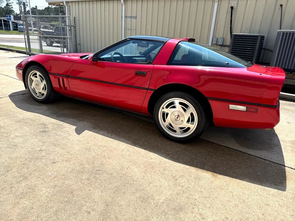 1989 Chevrolet Corvette C4 - Image 17 of 31