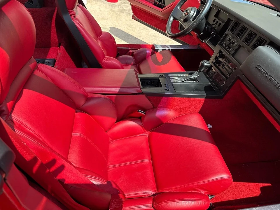 1989 Chevrolet Corvette C4 - Image 28 of 31