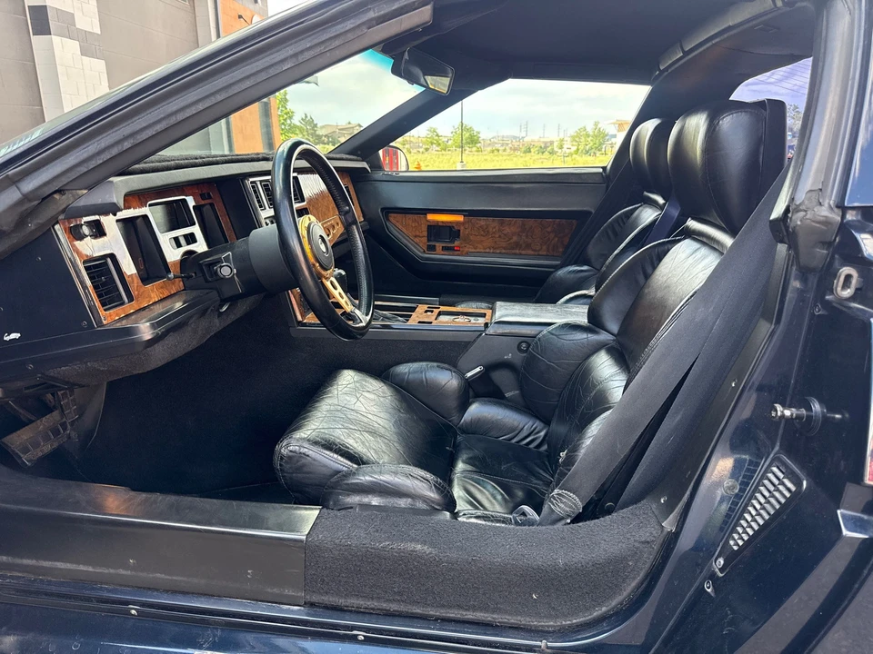 1989 Chevrolet Corvette C4 - Image 25 of 31