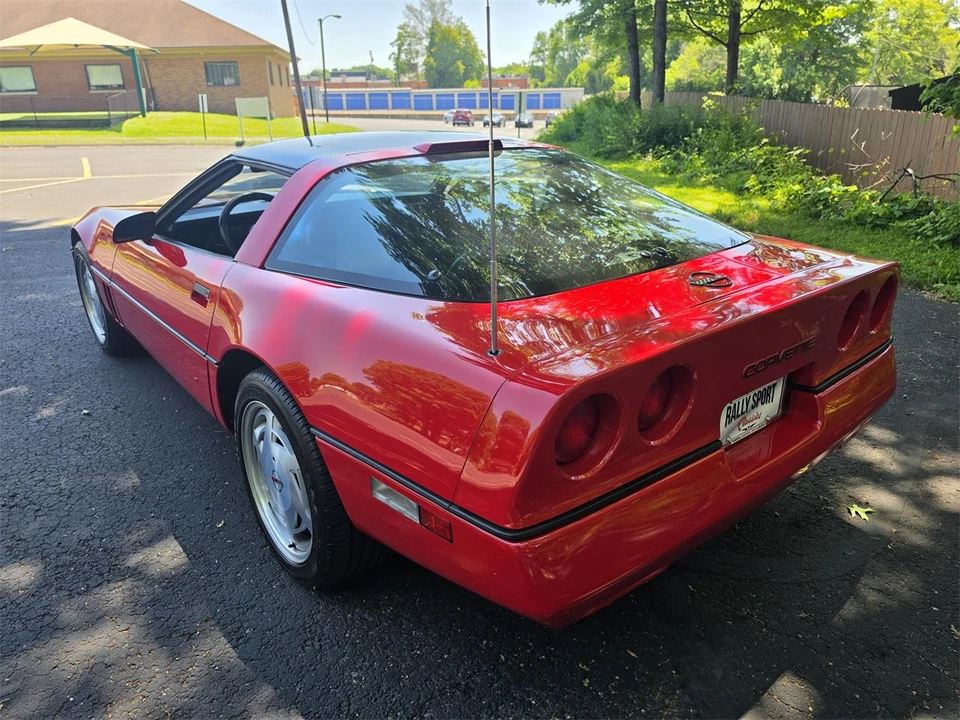 1989 Chevrolet Corvette C4 - Image 11 of 31