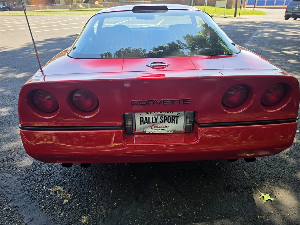 1989 Chevrolet Corvette C4 - Image 12 of 31