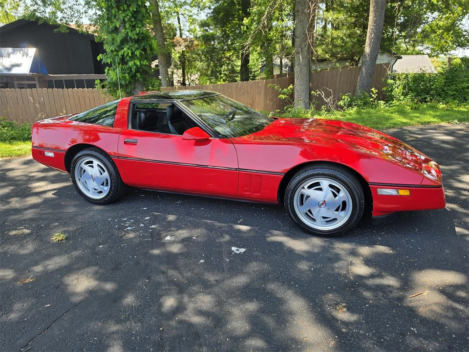 1989 Chevrolet Corvette C4 - Image 18 of 31
