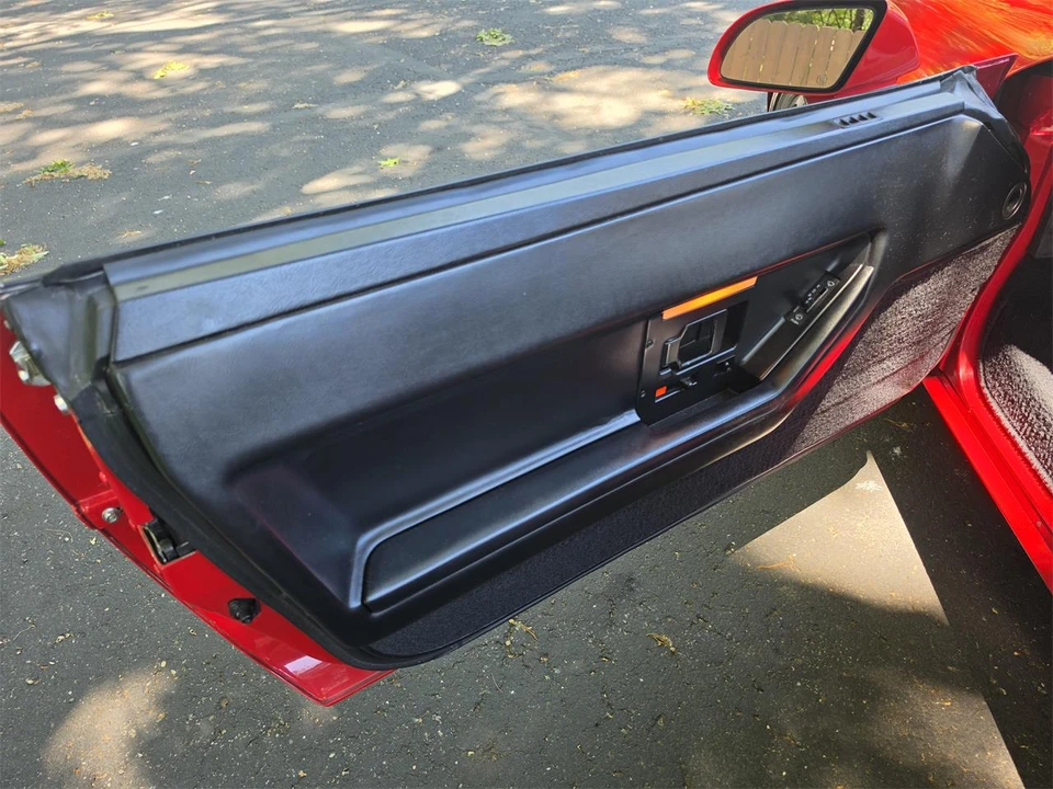 1989 Chevrolet Corvette C4 - Image 28 of 31