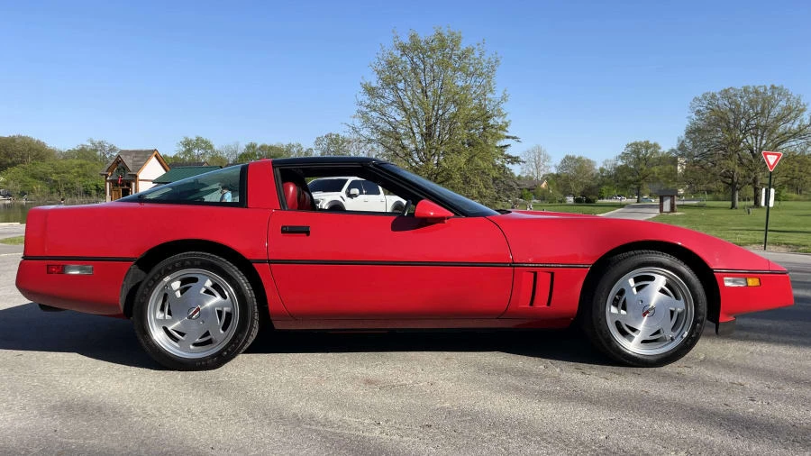 1989 Chevrolet Corvette C4 - Image 2 of 17