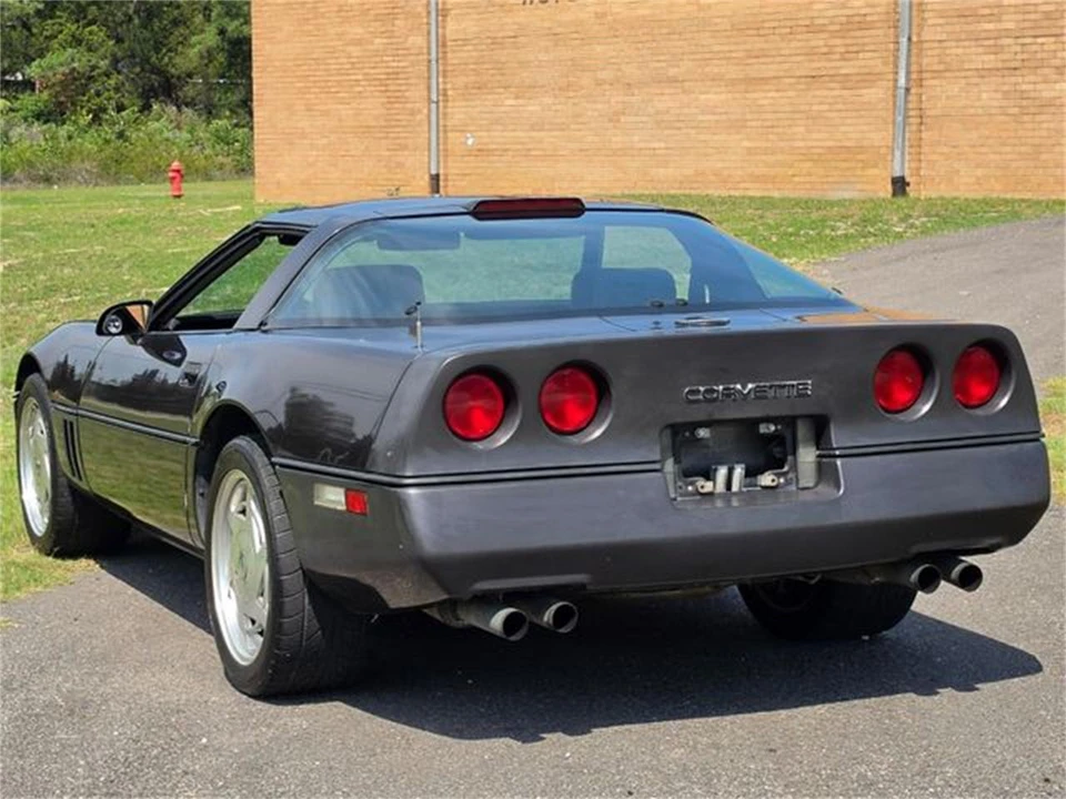 1989 Chevrolet Corvette C4 - Image 10 of 31