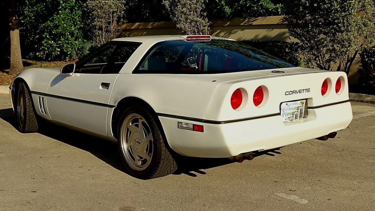 1989 Chevrolet Corvette C4 - Image 4 of 23