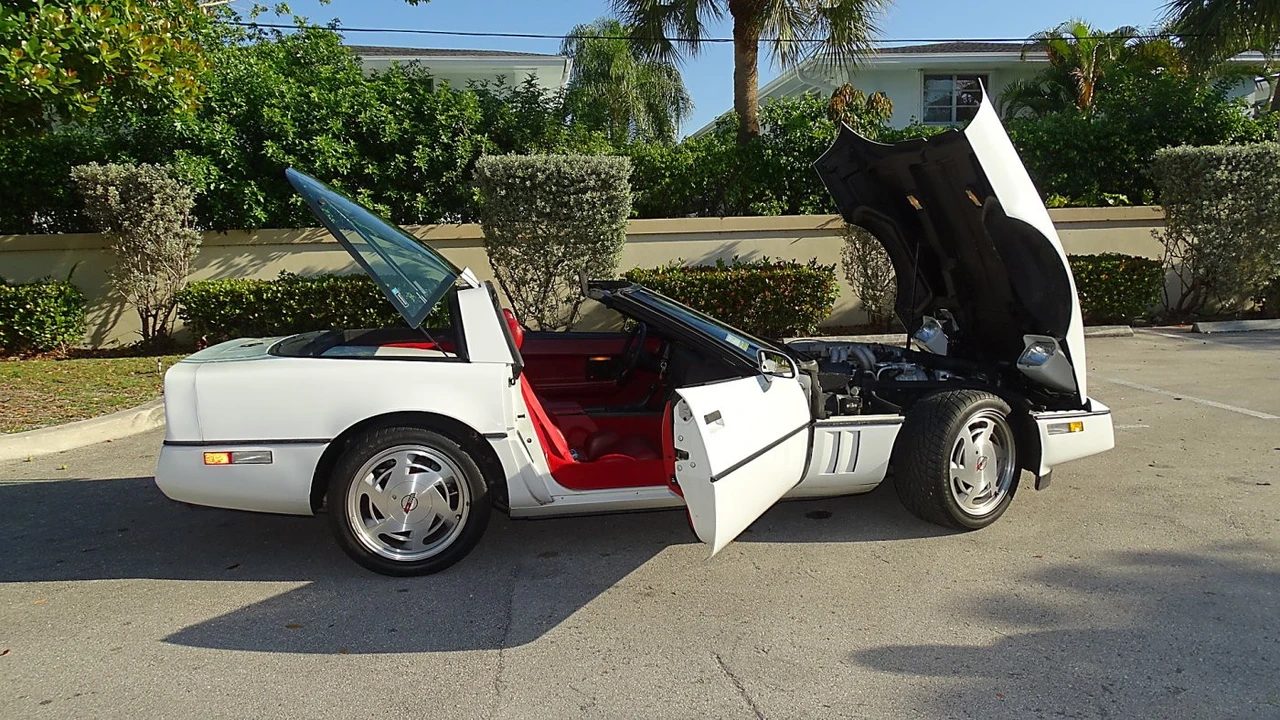 1989 Chevrolet Corvette C4 - Image 10 of 23