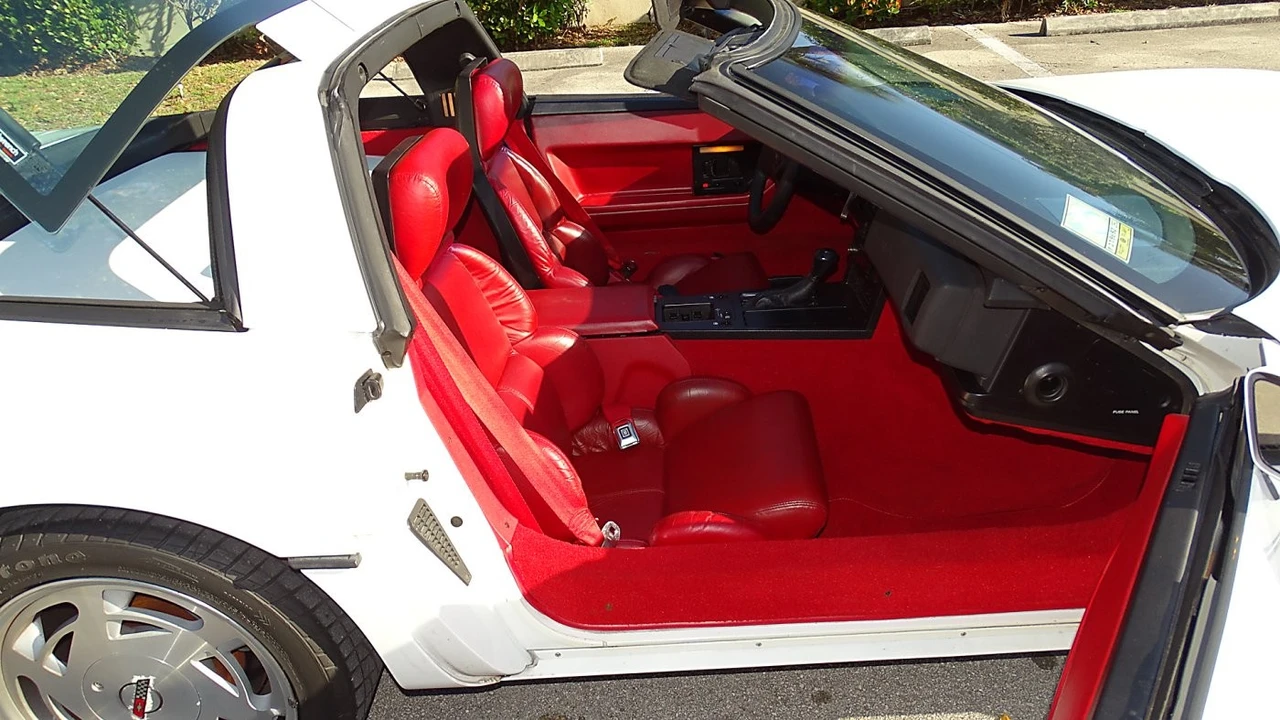 1989 Chevrolet Corvette C4 - Image 11 of 23