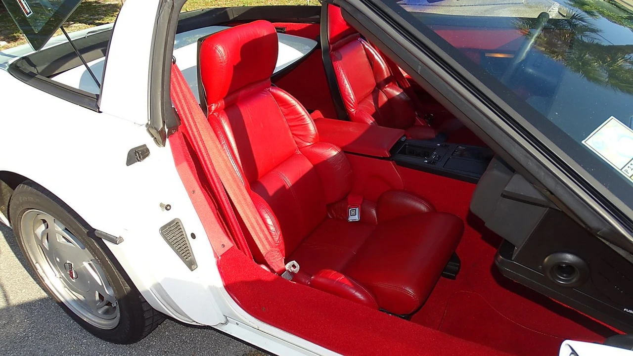 1989 Chevrolet Corvette C4 - Image 13 of 23