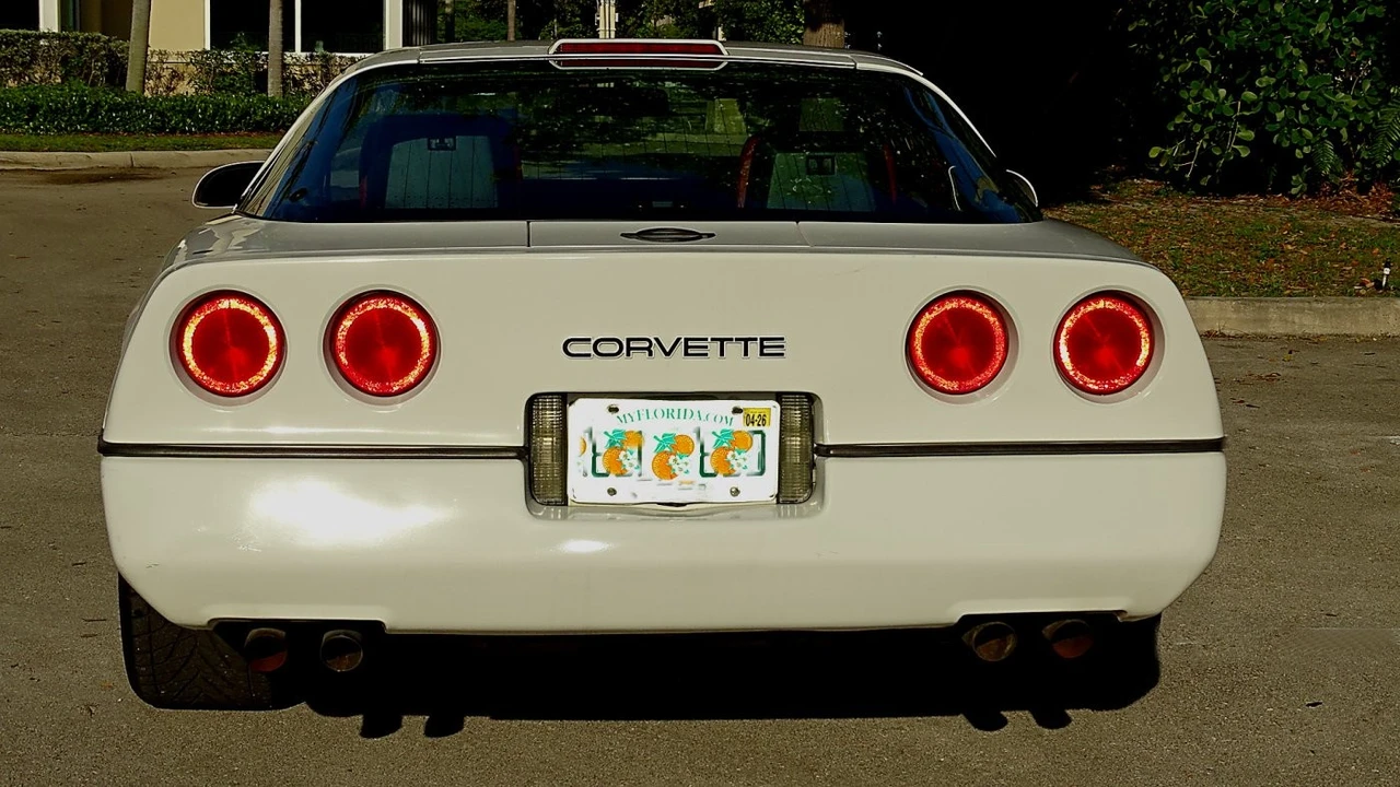 1989 Chevrolet Corvette C4 - Image 8 of 23