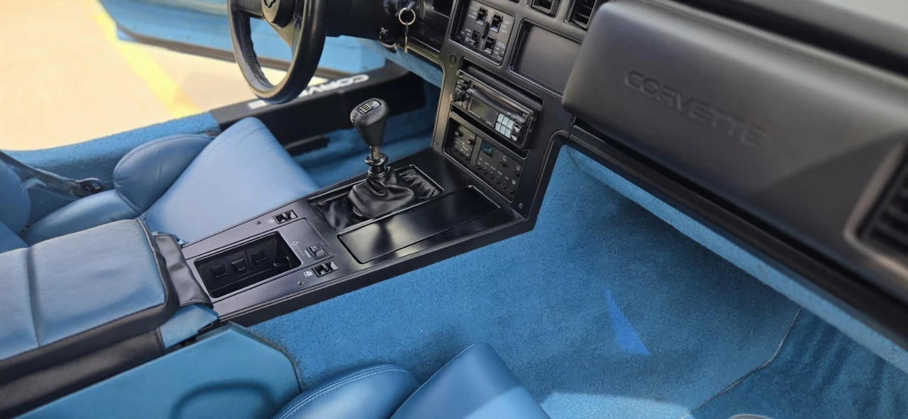 1989 Chevrolet Corvette C4 - Image 15 of 28