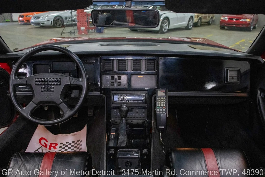 1989 Chevrolet Corvette C4 - Image 16 of 31